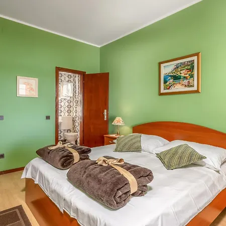 Apartman In With Wifi Palit