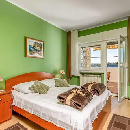 In With Wifi Apartman Palit