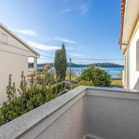 Apartment Gorgeous In With House Sea View Palit