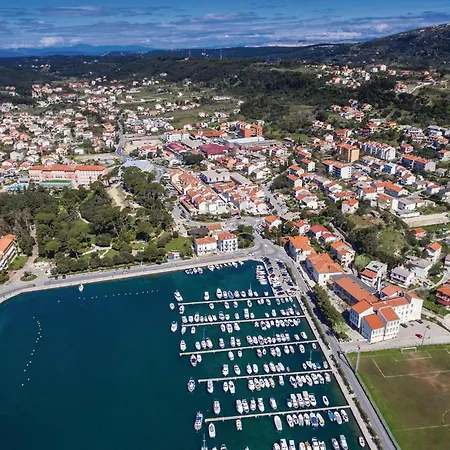 Apartman In With Wifi Palit